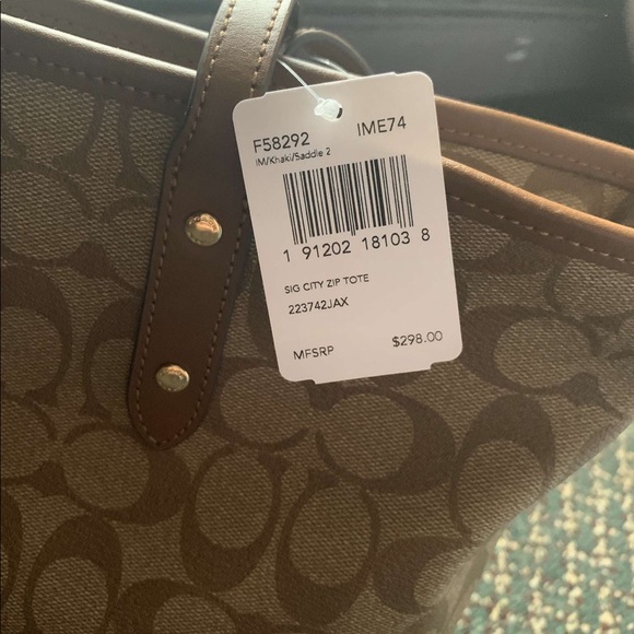 Coach purse - Picture 2 of 4